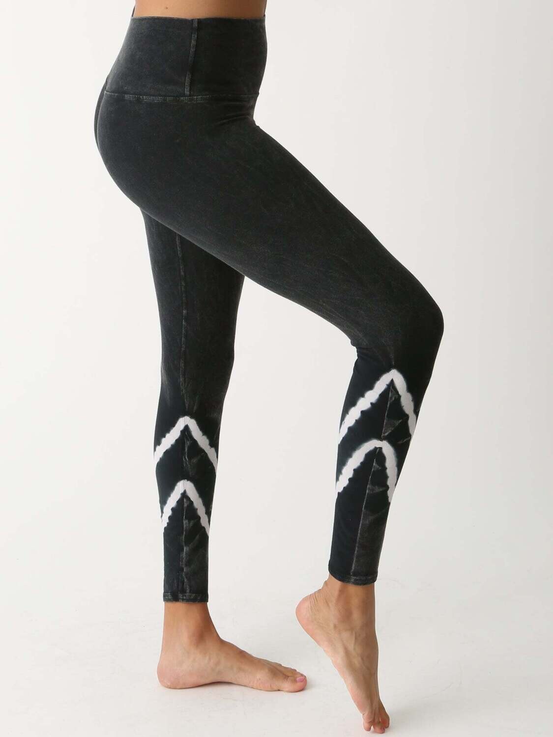 Electric and Rose, Sunset Legging, Onyx Acid Chevr