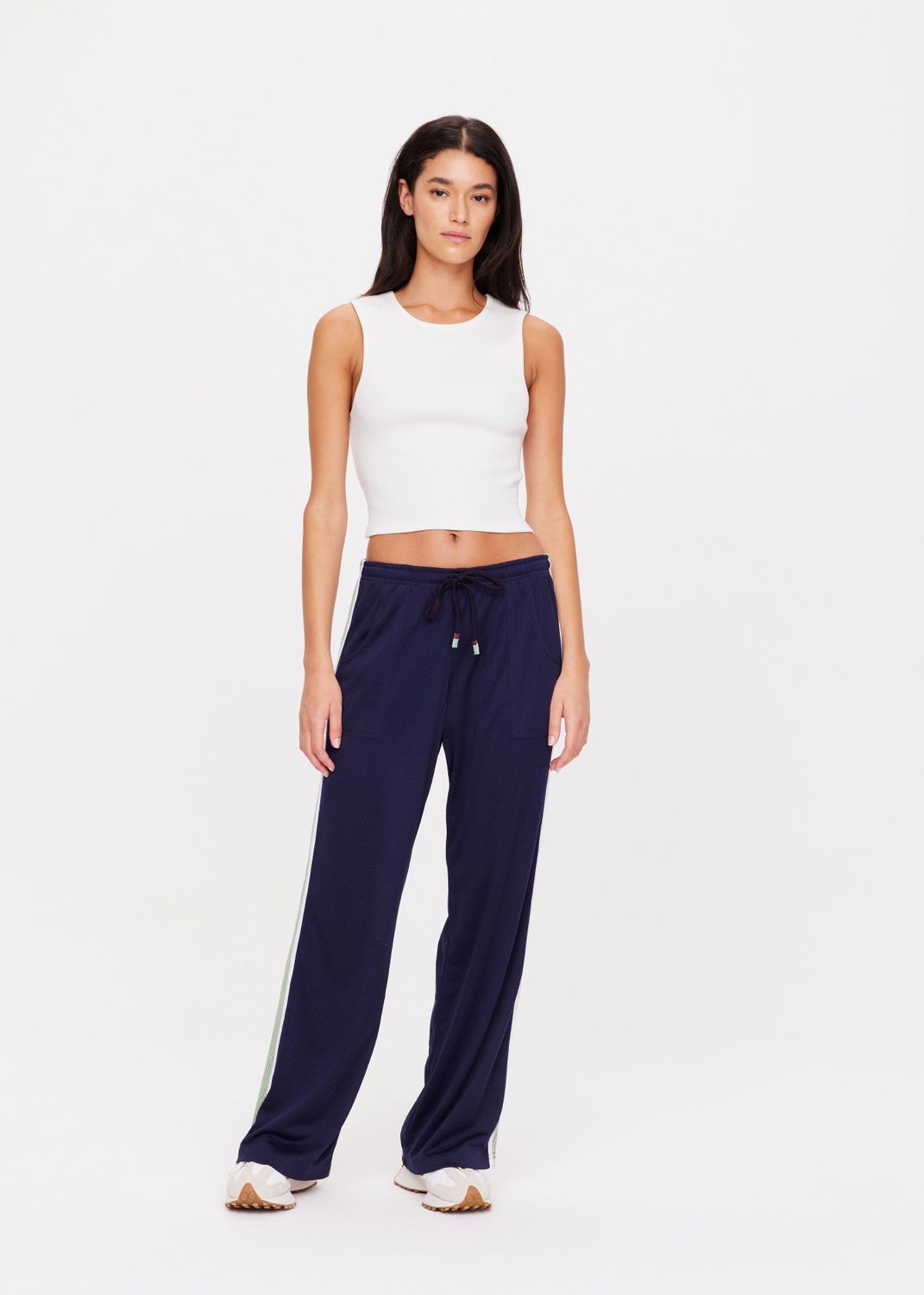The Upside, Estadio Josie Pant, Navy