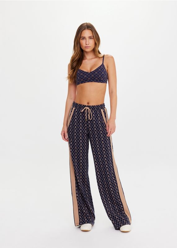 The Upside, Ezra Nova Flare, Monogram
