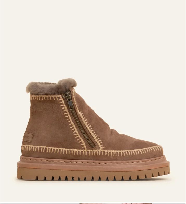 Laid Back London, SETSU 4.0. CROCHET CAMEL SUEDE BEIGE