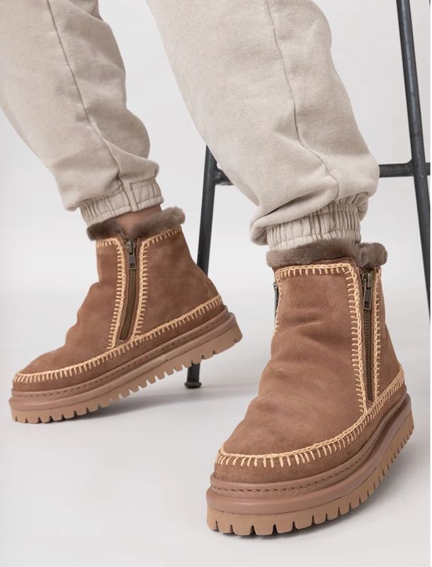 Laid Back London, SETSU 4.0. CROCHET CAMEL SUEDE BEIGE