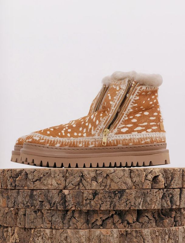 Laid Back London, SETSU 4.0. CROCHET DEER PONY NATURAL