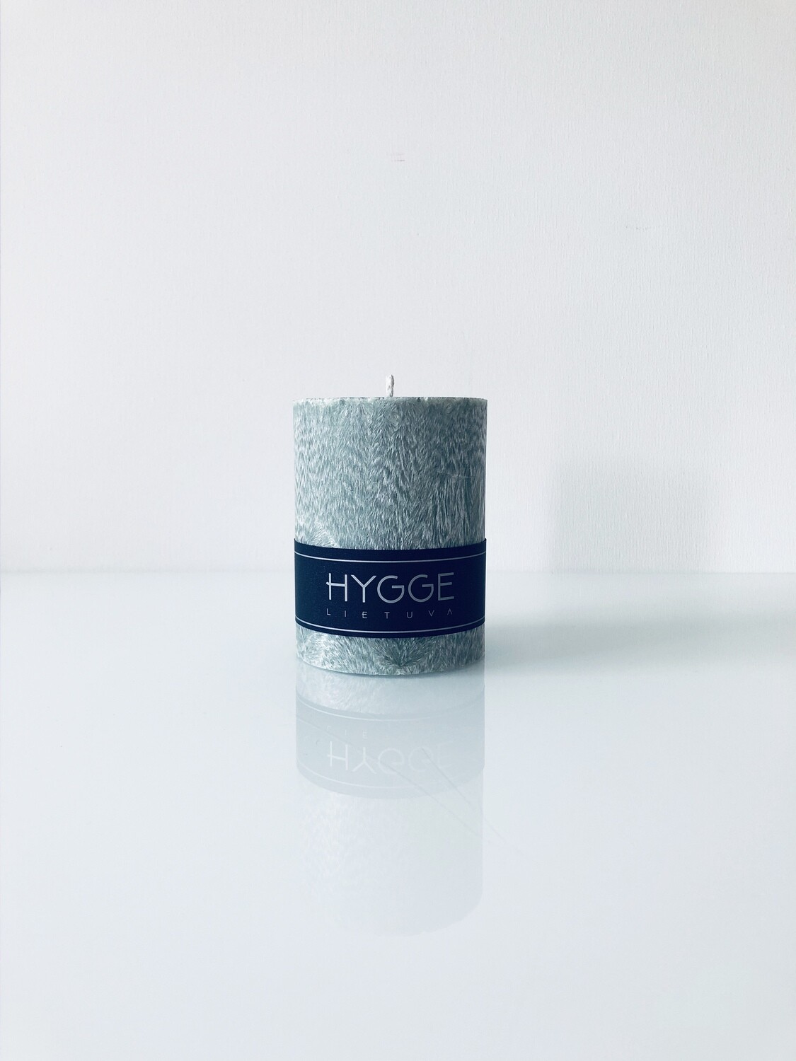 HYGGE žalsva kvepianti žvakė HYGGE žalsva kvepianti žvakė
