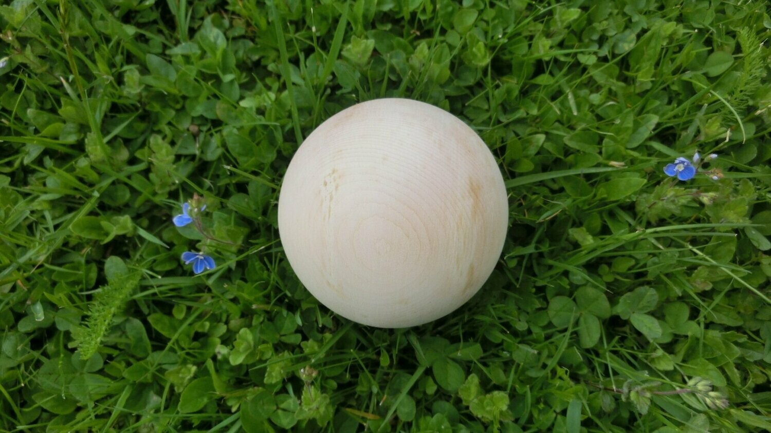 Zirbenholzkugel,  Durchmesser 7 cm