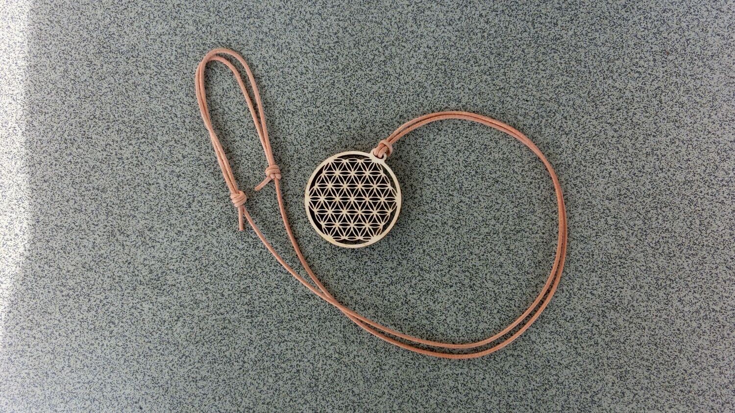 Zirben - Anhänger aus Blume des Lebens 4 cm
