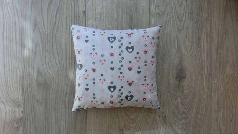 Zirbenkissen klein, Herzen rose / grau Zirbenkissen klein, Herzen rose / grau