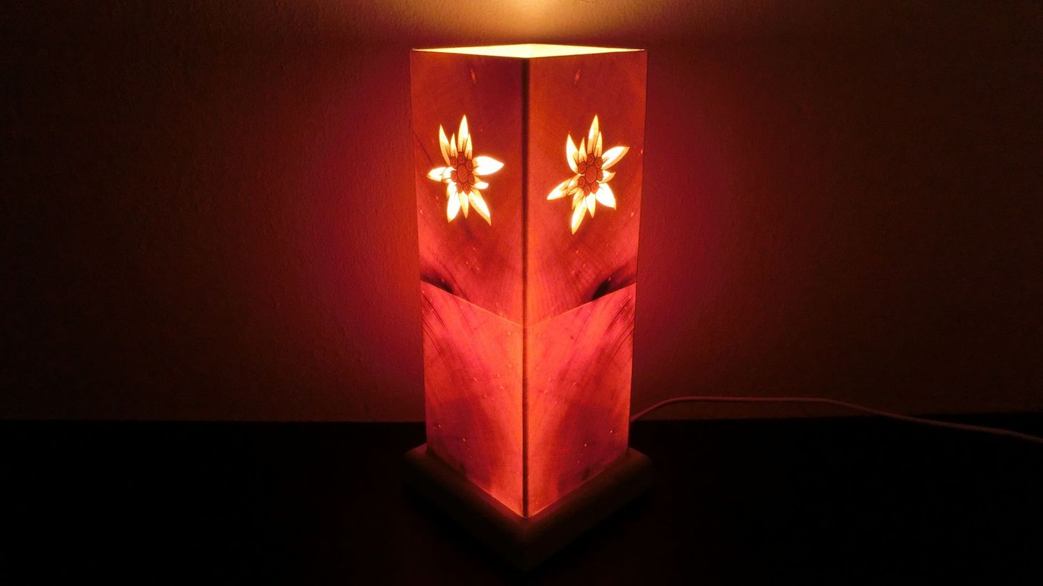 Zirben  - Romantik - Lampe  Nr. 1329,  rechteckig            "Edelweiß"