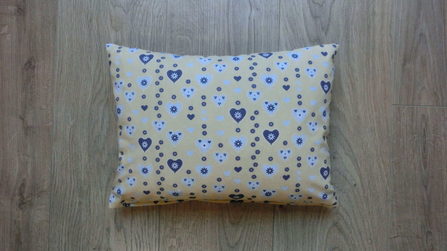 Zirbenkissen Herzen, gelb/blau