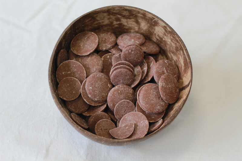 Callet 33% Milk Couverture Chocolate Buttons 100g