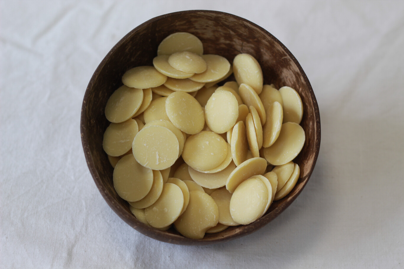 Organic White Couverture Chocolate Buttons 100g