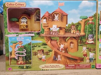 Calico Critters Adventure Treehouse Giftset