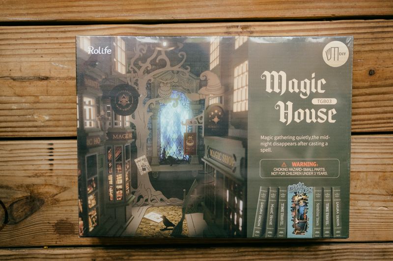 magic house booknook