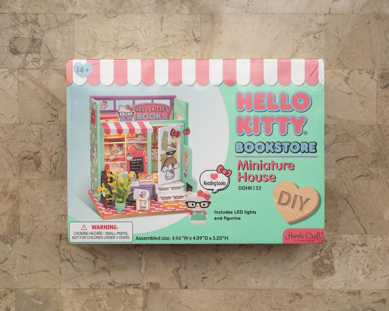 hello kitty bookstore 