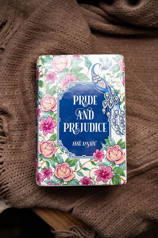 lg pride and prejudice vase