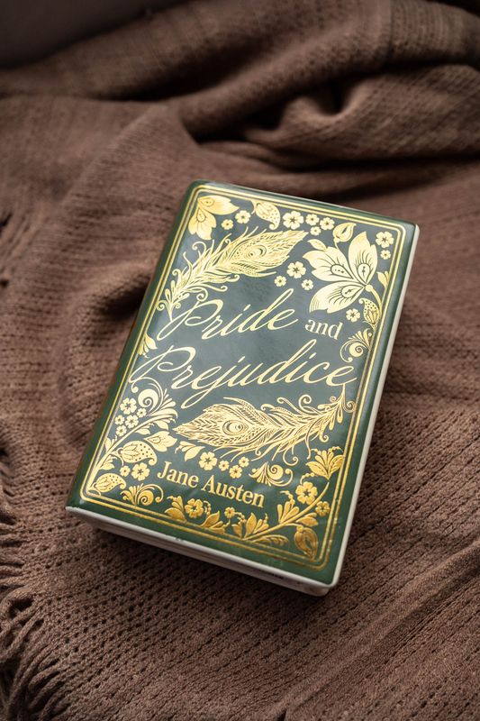 green pride and prejudice vase