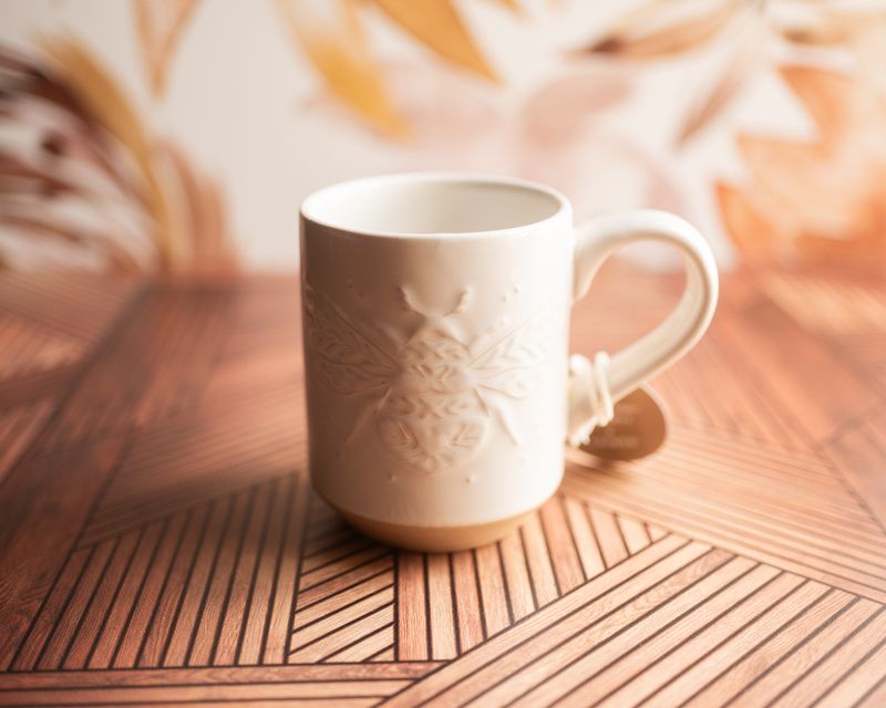 white bee mug