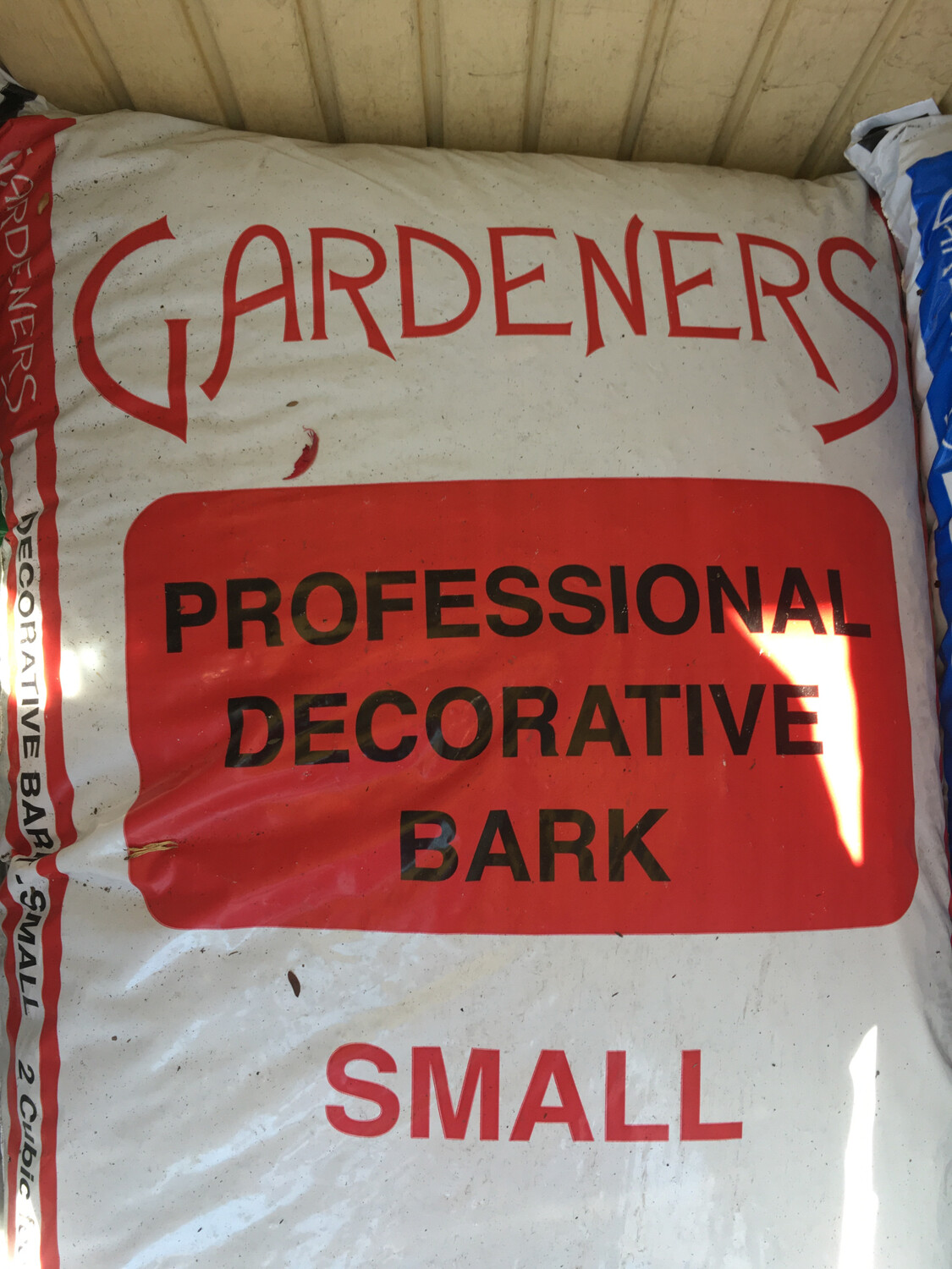 GARDENERS SMALL DECORATIVE BARK Statuary & Fountains Terra Sol