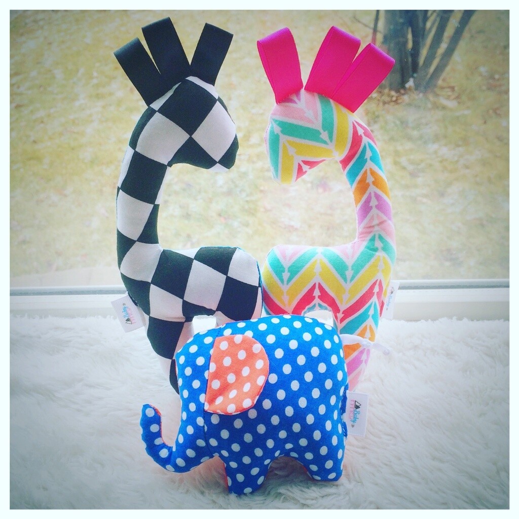 Giraffe Rattle (SURPRISE) *GIRL*