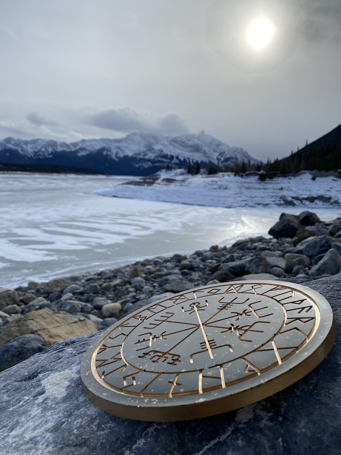 &quot;Valkyrie by Design&quot; Vegvisir Alter Plate