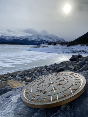 &quot;Valkyrie by Design&quot; Vegvisir Alter Plate