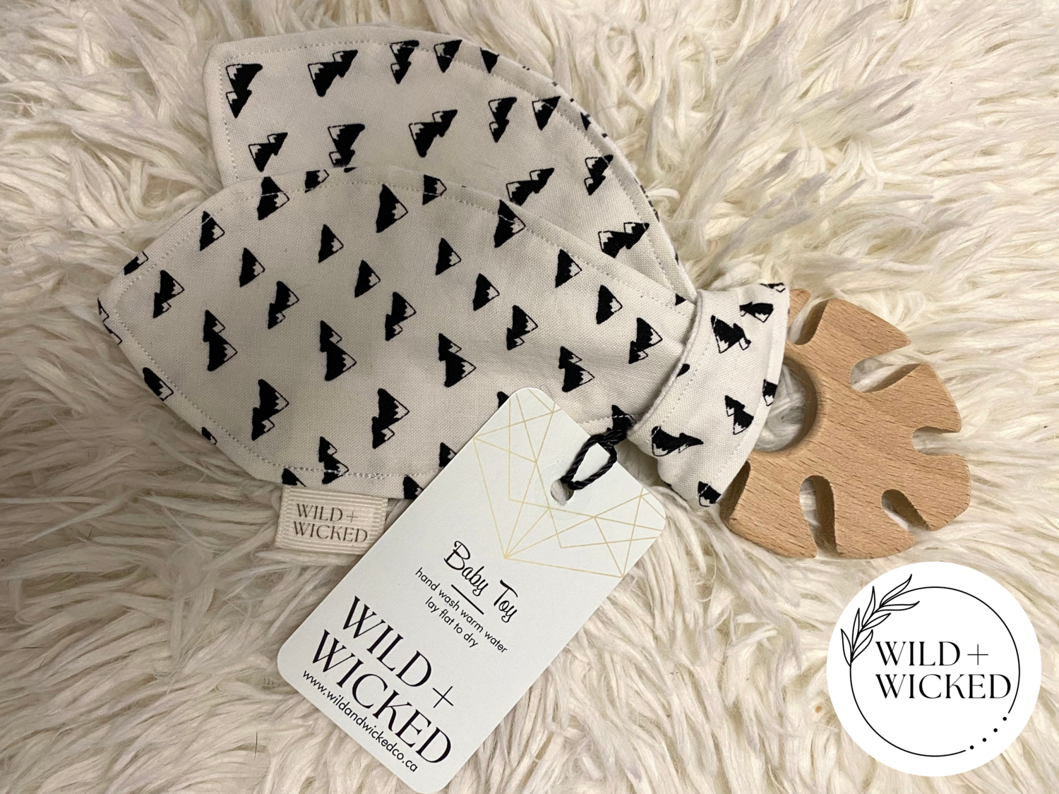 Banana Leaf Natural Beech Wood Teether - 01