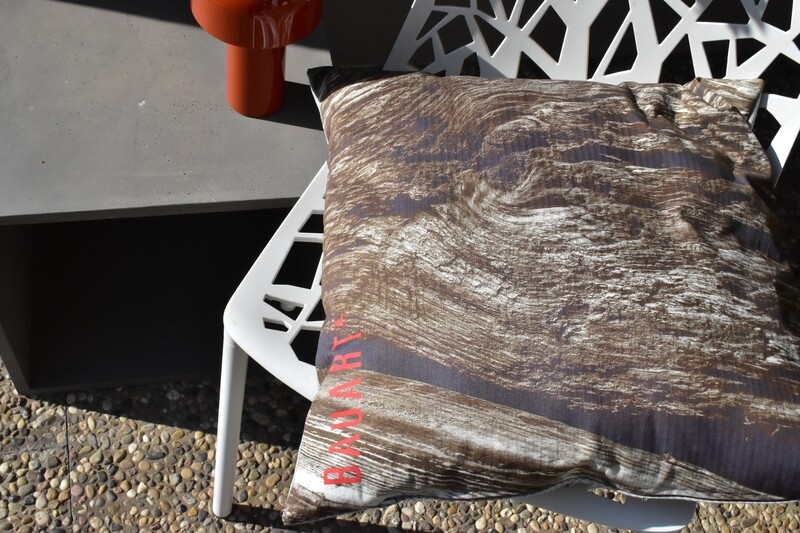 Schwarzwald Kissen mit Füllung Motiv „alt_holz“ Schwarzwald Kissen mit Füllung Motiv „alt_holz“