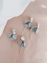 Willow Collective Flora Dangles - Grey Silver