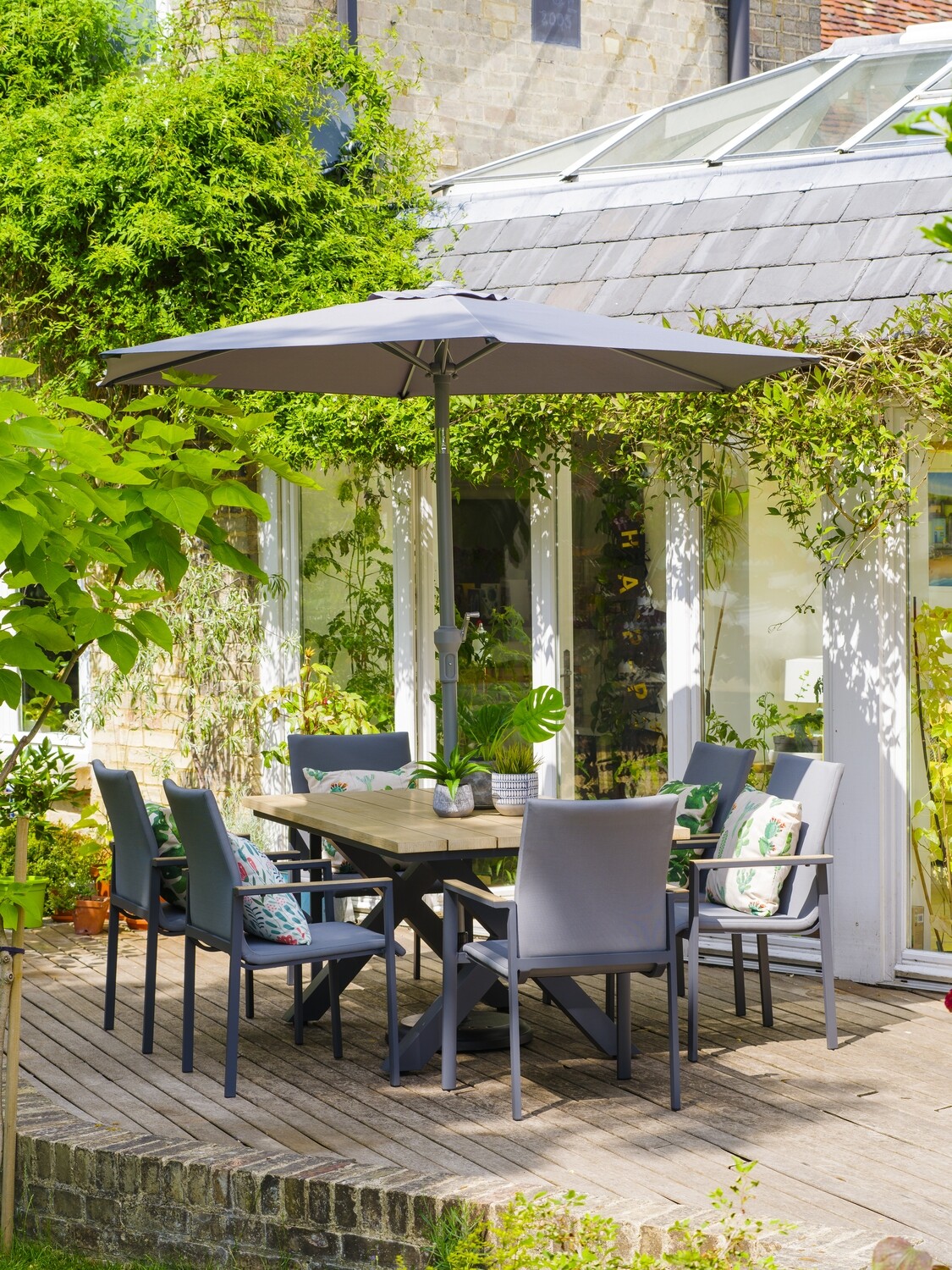 Stockholm 6 Seat Dining Set with 3.0m Parasol