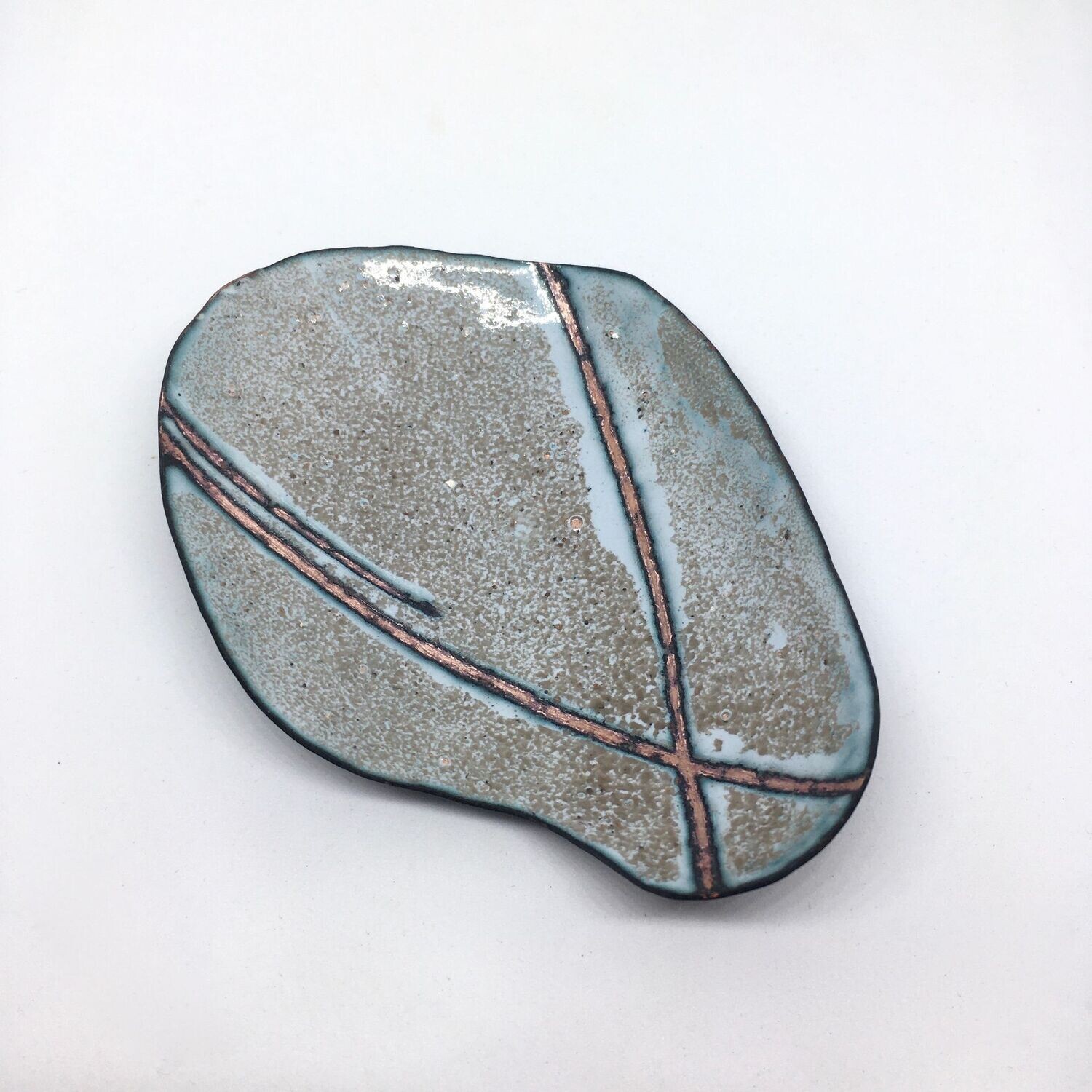 Crossed line pebble Bowl by Hannah Duncan