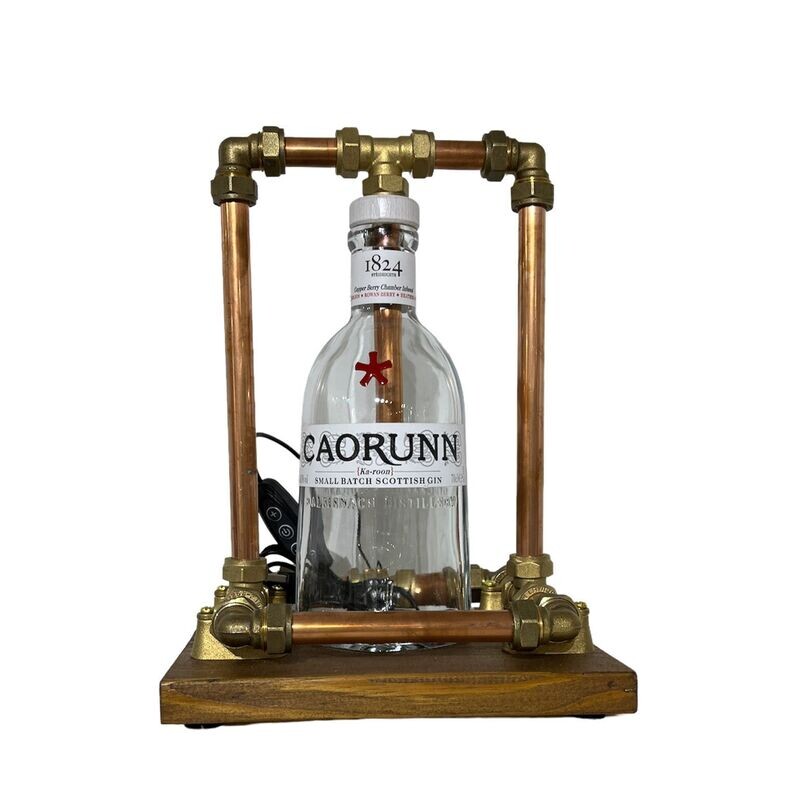 Caoruun lamp by Chris Morgan