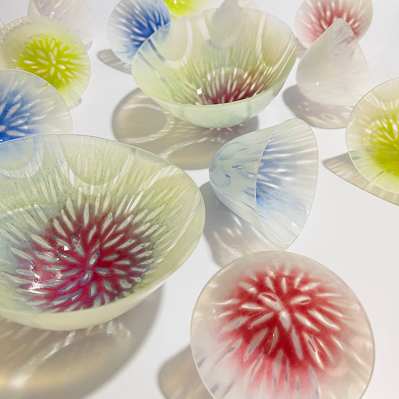 Medium cool vessel by Una Galbraith