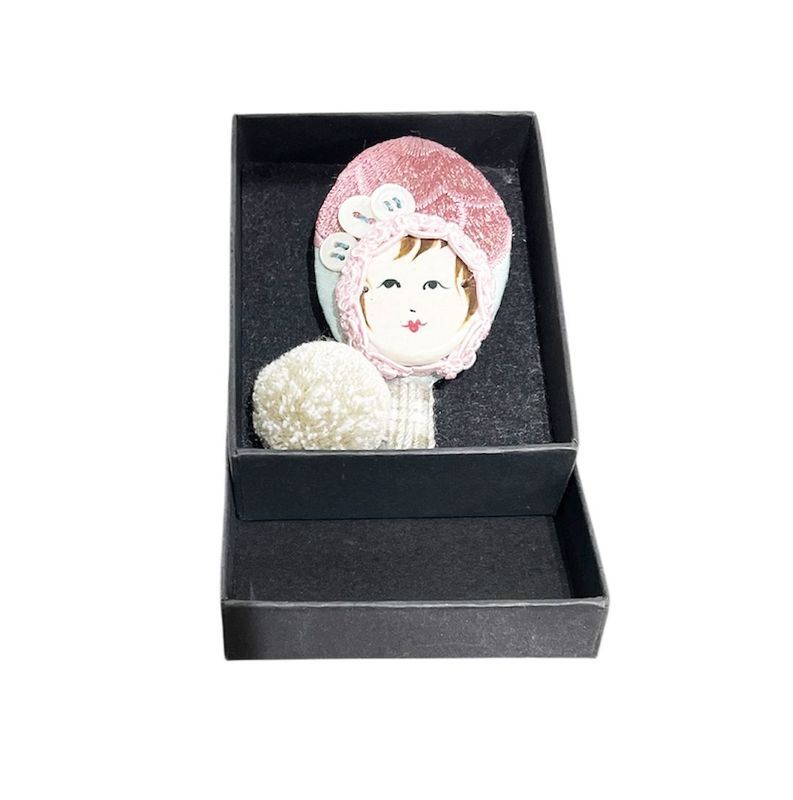 Cameo brooches by Lesley Walker