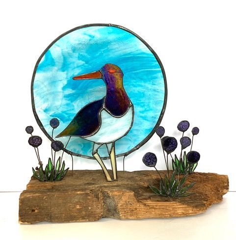 Thrifty Oyster Catcher by Lorna C Radbourne