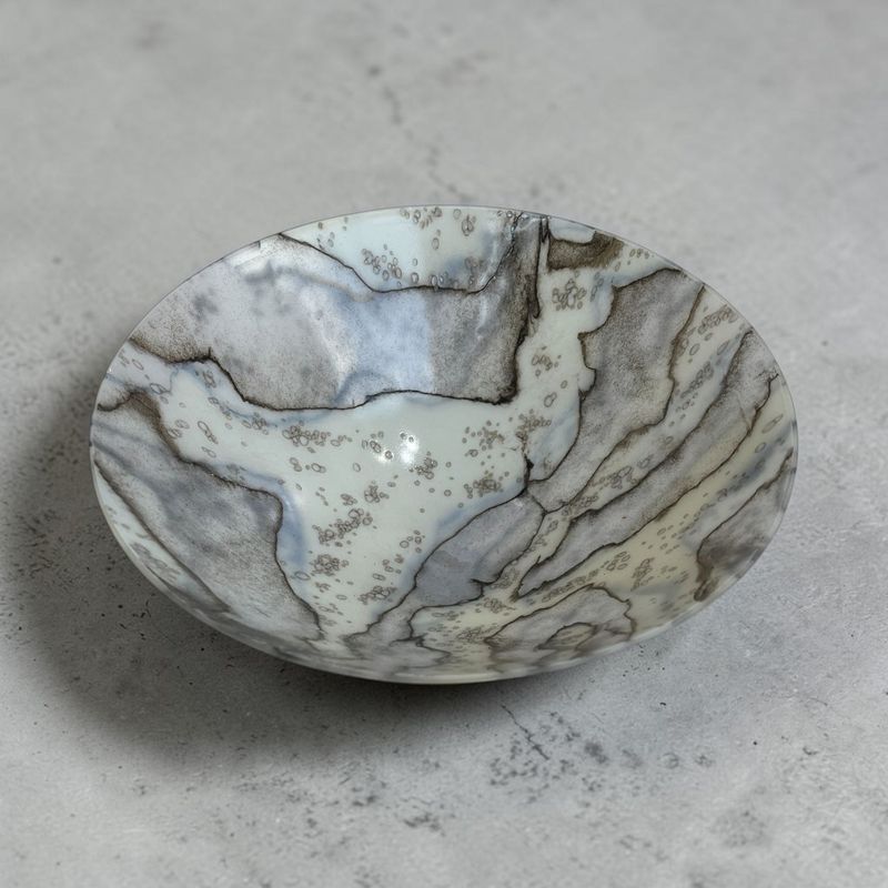 30cm glass bowl by Jane Drysdale 30cm glass bowl by Jane Drysdale