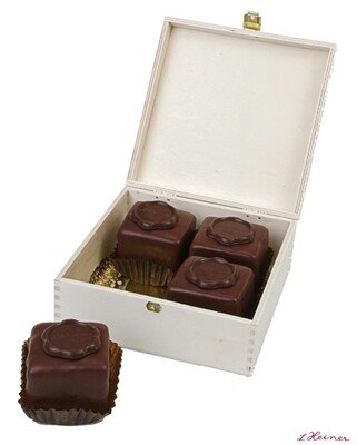 4 Sacher-Würfel im Holzkisterl