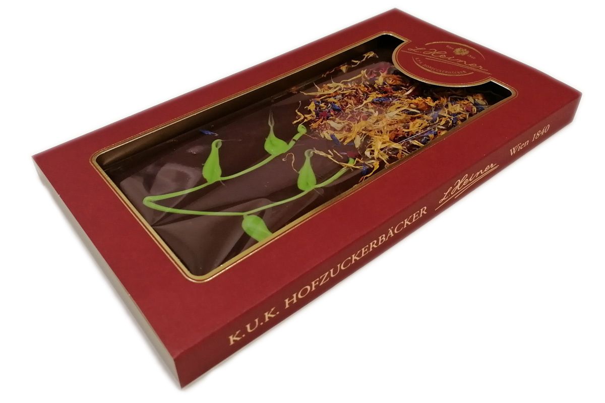 Handgeschöpfte Schokolade mit Blumenstrauß