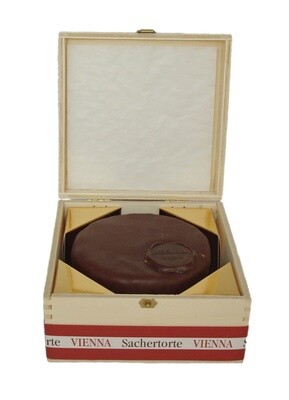 Wiener Sachertorte im Holzkisterl (220g) – 3 Personen - Ein süßer Gruß aus Wien Wiener Sachertorte im Holzkisterl (220g) – 3 Personen - Ein süßer Gruß aus Wien