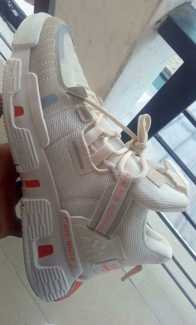 Off White Ankle Cam