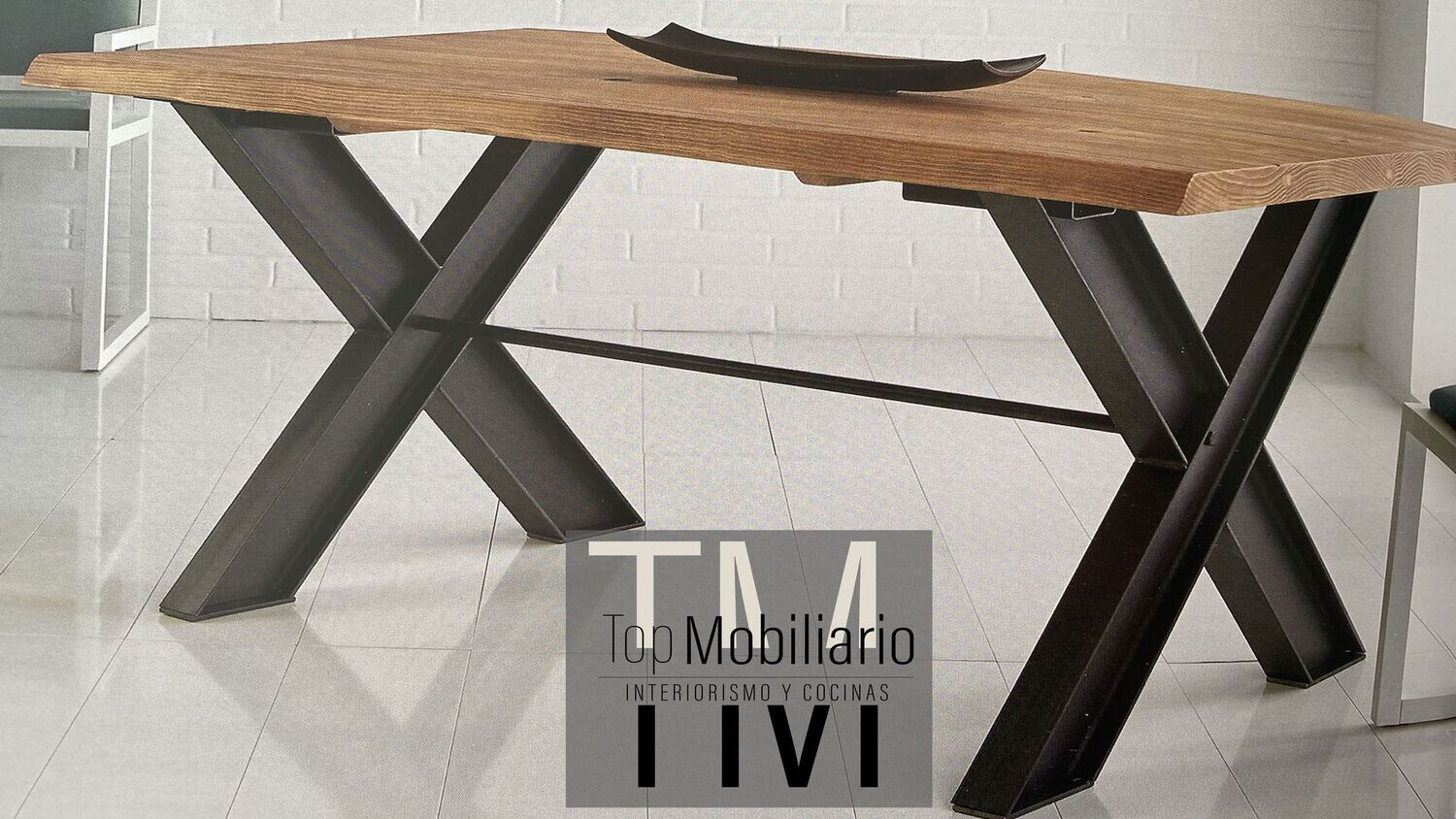Mesa de comedor con patas crucetas metal modelo Klost