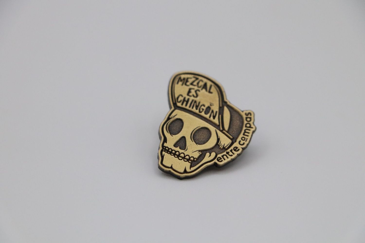 PIN Mezcal es chingón dorado