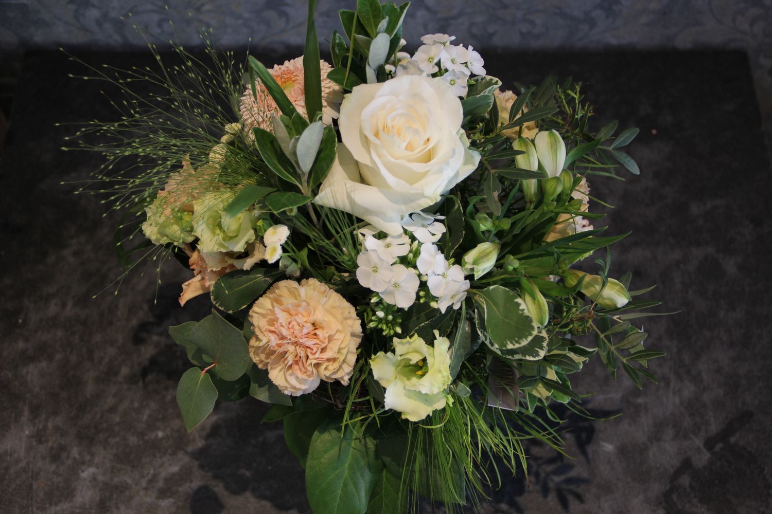 Bouquet in weiss/ lachs Tönen