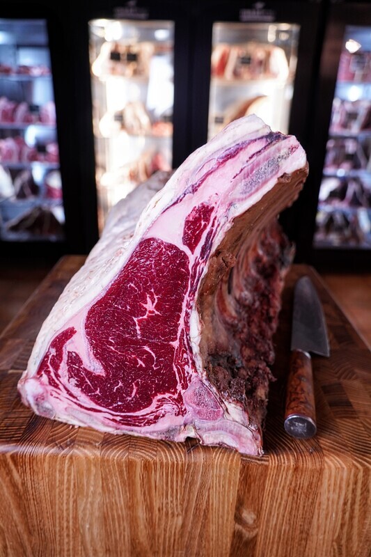 CHULETÓN FRISONA NORTE DE ITALIA 70 DÍAS 700 grs