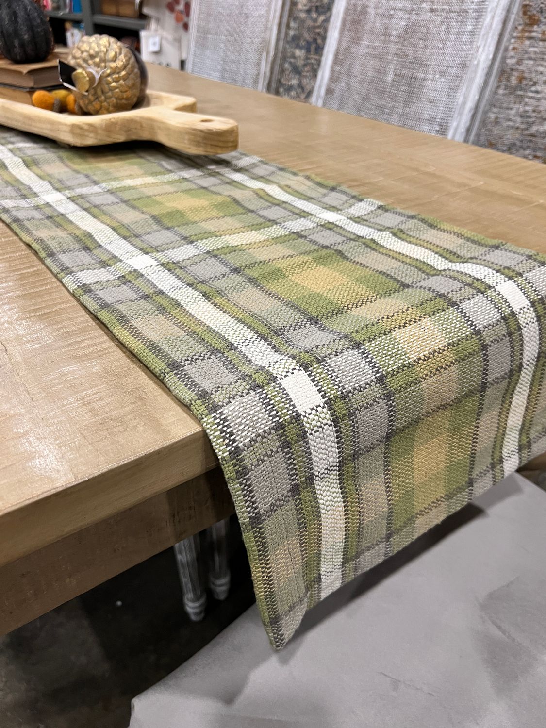 Boulder lodge plaid table