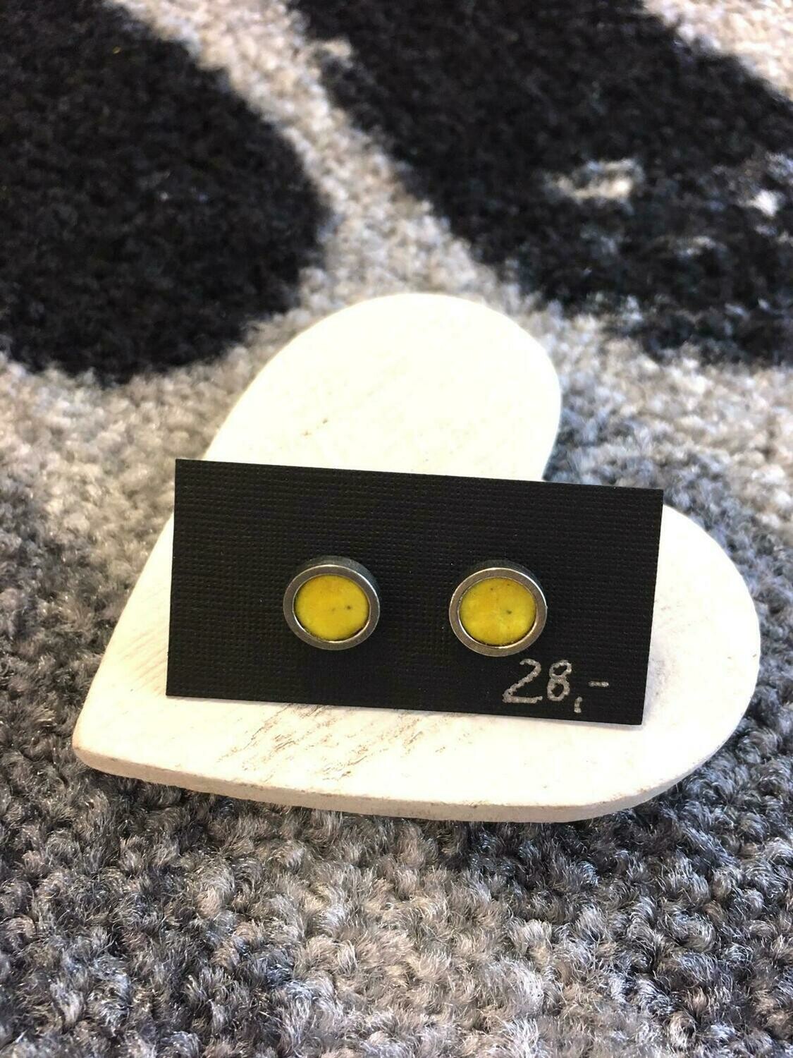 Ohrstecker mit Flachs