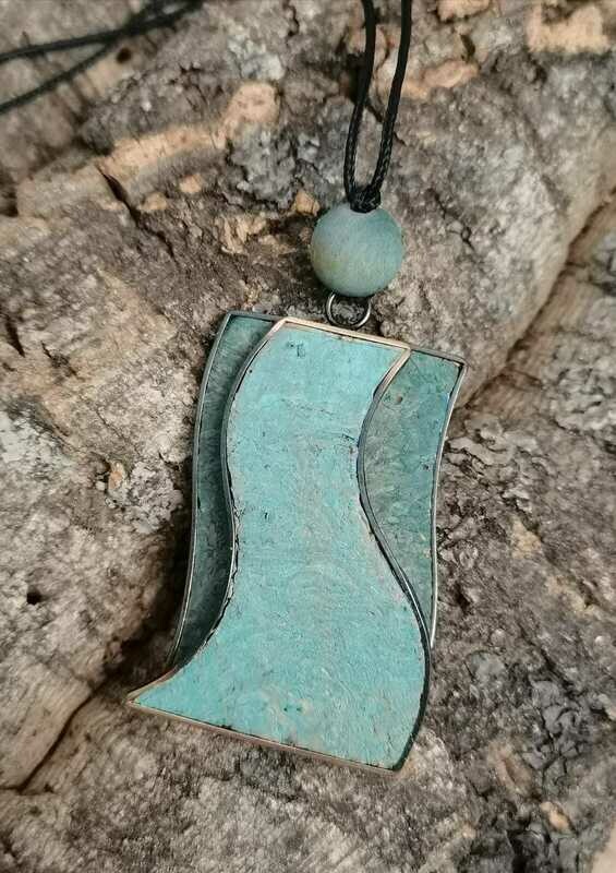 Lange Kette aus Kork