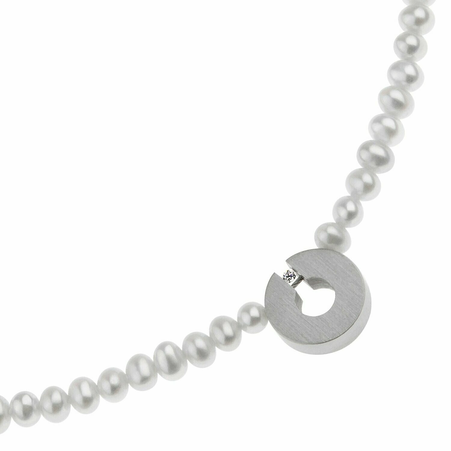 Ernstes Design "Perlencollier mit Anhänger" K73