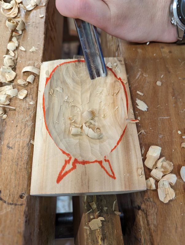 Schnitzen: Kleine Schalen Schnitzen: Kleine Schalen