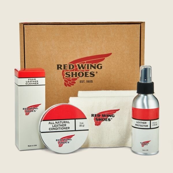 THE OIL-TANNED LEATHER CARE KIT