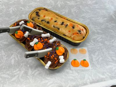 Spooky Snack Cakes with Shovel Spoons - October 25 Make-N-Take