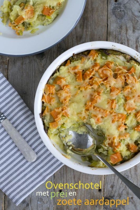 Ovenschotel met broccoli, kippengehakt en prei